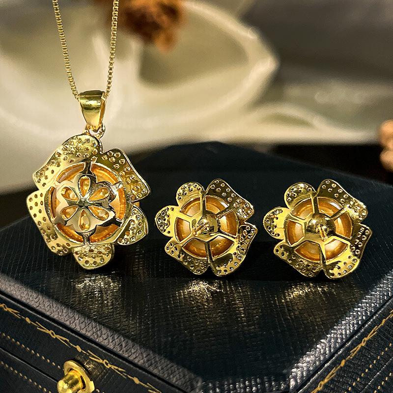 Accessories Necklace Earrings Women'S Pearl Set Premium Retro Imitation Nanyang Bead Goods Stud Earrings Pendant