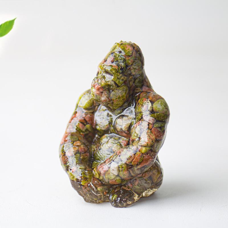 Statue de Gorille en Résine avec Pierres de Cristal Naturelles Pour Décoration de Bureau Cadeau Pour Amis