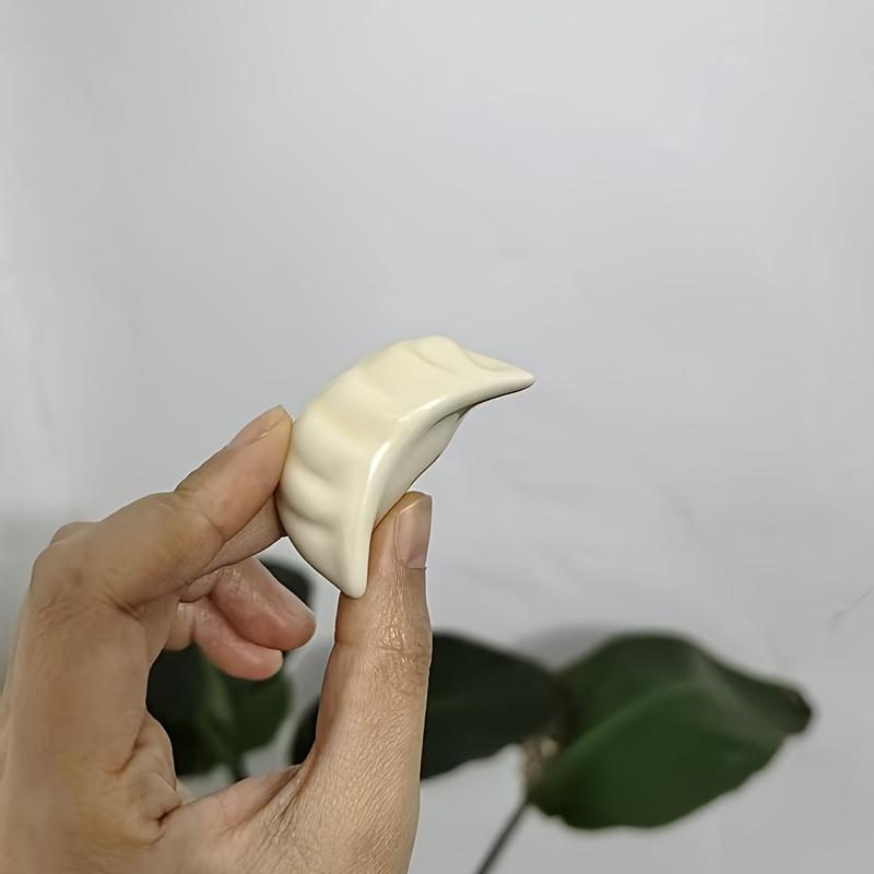 1pcs Ceramic Dumpling Chopstick Rest Cute Dumpling Shape Perfect for Hotel & Restaurant Tableware, Kitchen & Table Decorations, Chopstick Holder