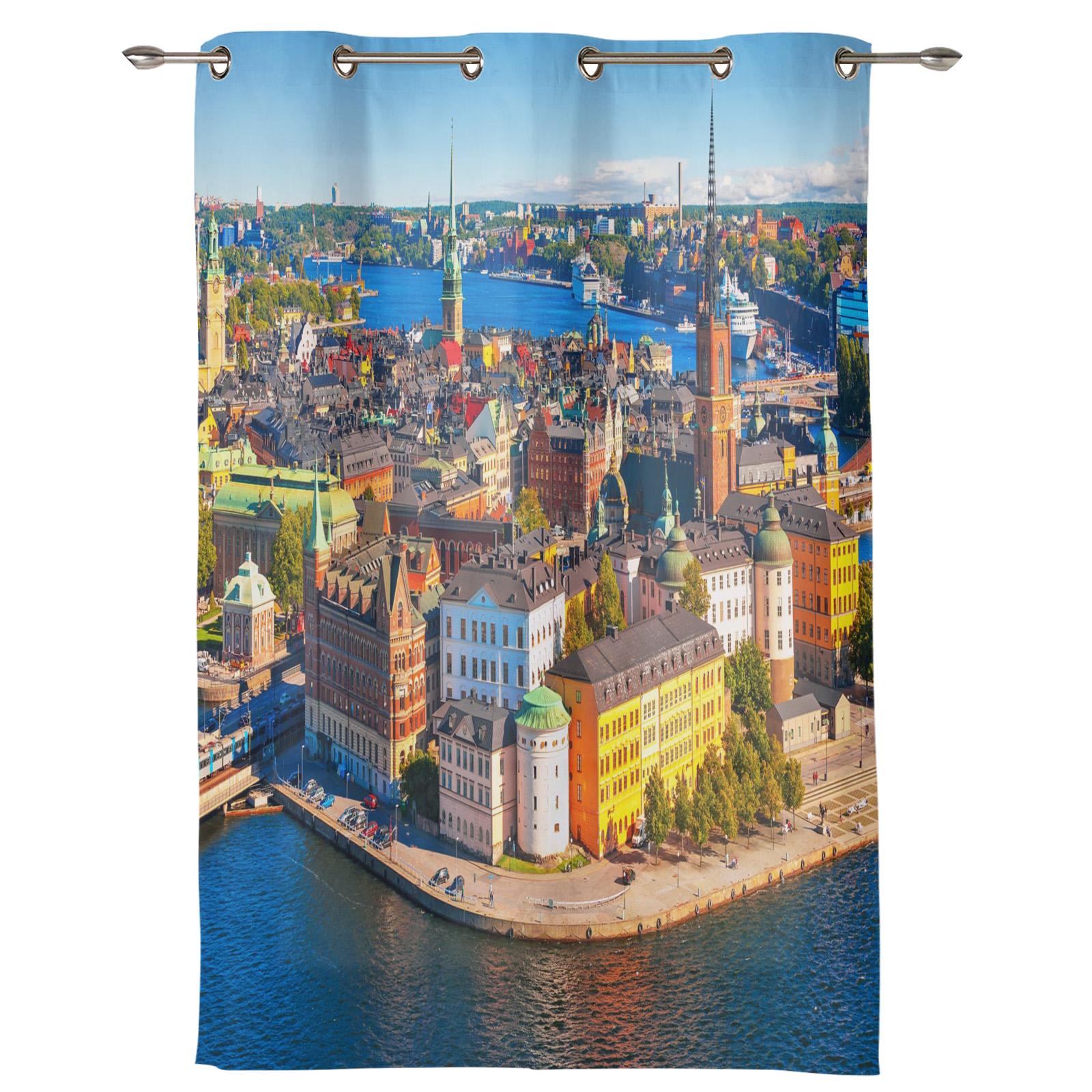 Красные и белые шторы в вертикальную полоску для гостиной — фото 10