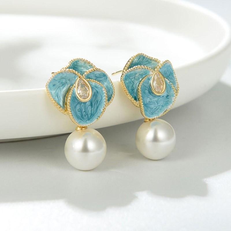 Exquisite Fritillary Flower Blue White Color Imitation Pearl Stud Earrings Women Korean Simple Brincos Zircon Christmas Gift
