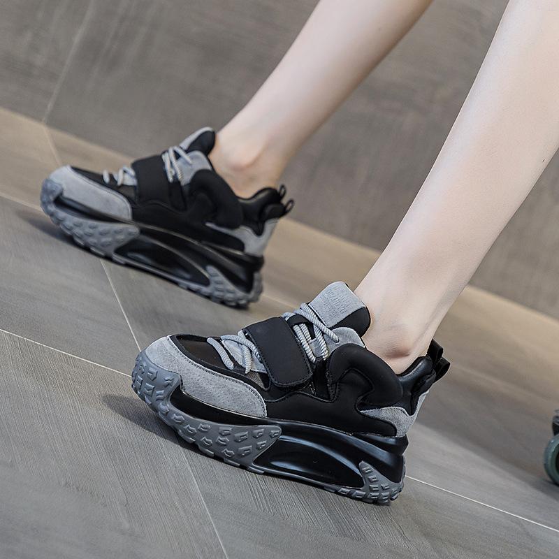 

2024 Осень и зима Новая женская обувь для студентов Корейский стиль Толстая подошва Универсальные высокие туфли Повседневные модные кроссовки 33