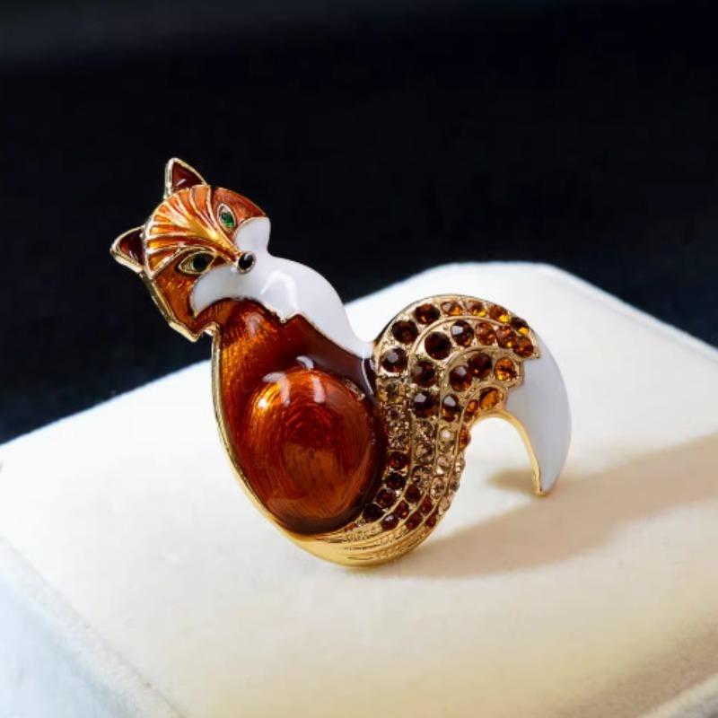 1Pcs Foxes Brooch Cartoon Animal Lapel Pins Corsage for Women Versatile Shiny Corsage Clothing Accessories Gifts