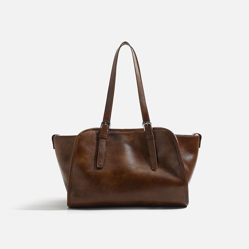 

2025 Winter New Niche Handbag, Retro Bowling Bag, Single Shoulder Crossbody Large Capacity Commuting Bag for Women коричневый