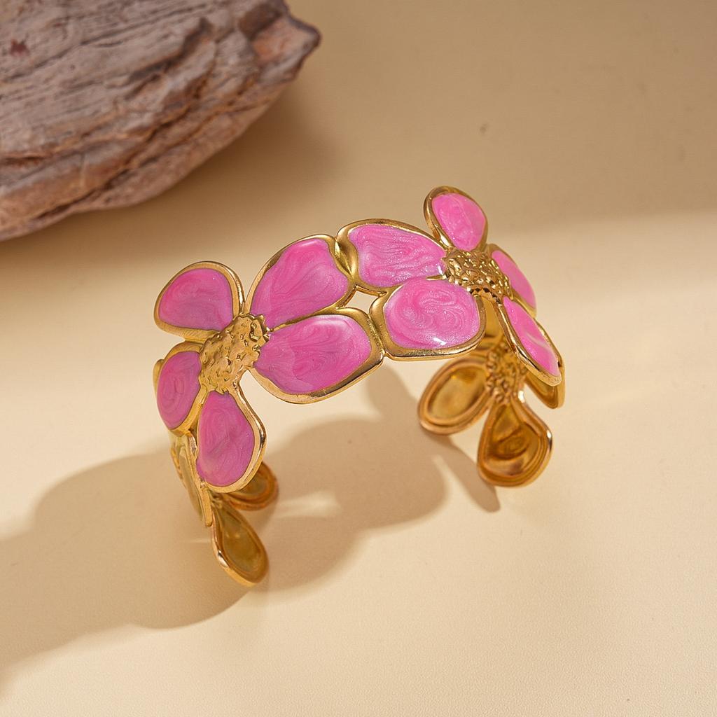Retro-Stil Edelstahl Tropföl Blume Öffnungsarmband Urlaubsstil Personalisierter Umweltschutzschmuck