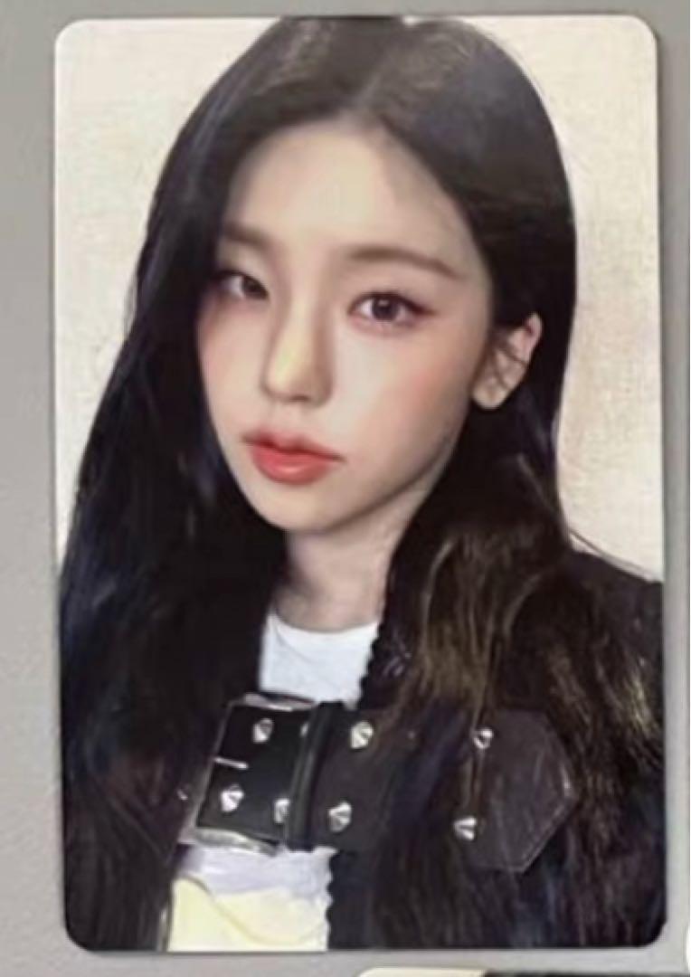 

[USED] ITZY China Counting Stars Casual Clothes Bonus Trading Card Yeji