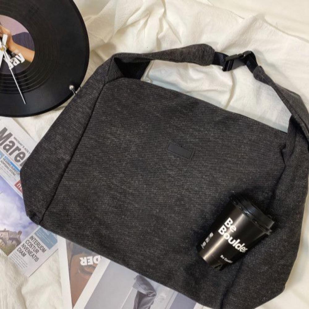 

New large-capacity fashion niche design retro bag women s casual versatile commuter tote armpit bag
