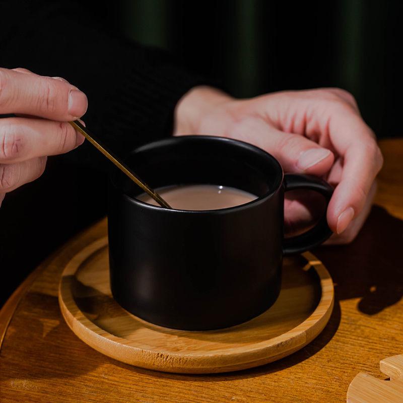 Jednobarevný Jednoduchý hrnek Šálek na cappuccino Šálek na kávu Nordic Style Keramický šálek na vodu Šálek na kávu Šálek na mléko Šálek na snídani