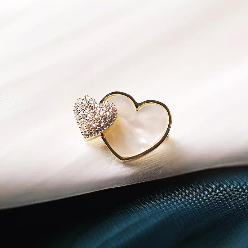 

Изысканная маленькая брошь Love, высококачественная женская булавка для воротника, летняя маленькая булавка для выреза, фиксированная невидимая пряжка, защищающая от света