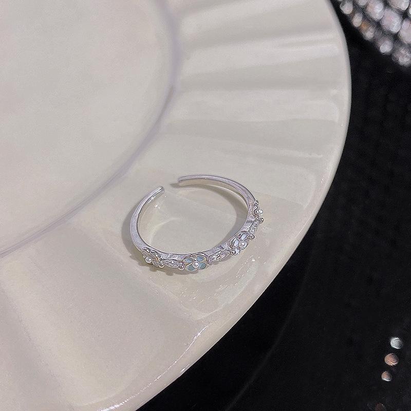 Bague élégante en zircon argenté pour femmes - Design ouvert, polyvalente et stylée