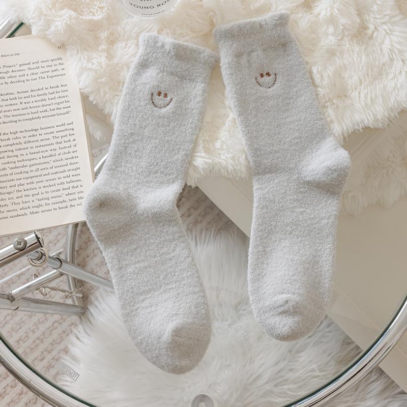 Female Autumn and Winter Plush and Thick Warm Embroidery Smiling Face Yuezi Tube Floor Socks