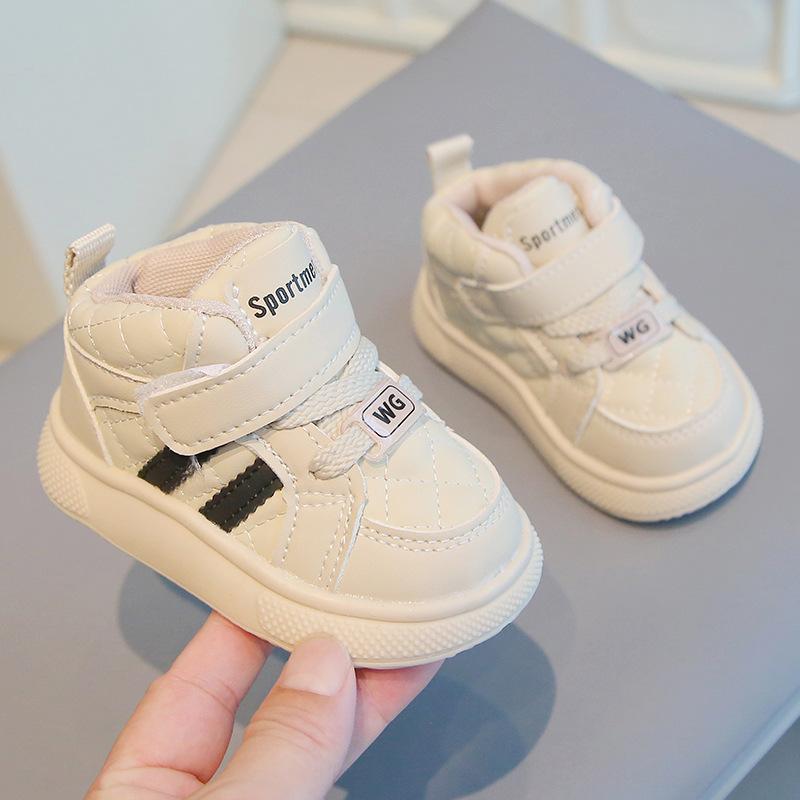 Herbstliche High-Top-Babyschuhe für Kleinkinder, Kinderschuhe mit weicher Sohle, kleine weiße Schuhe, vielseitige Leder-Board-Schuhe, Kinderschuhe