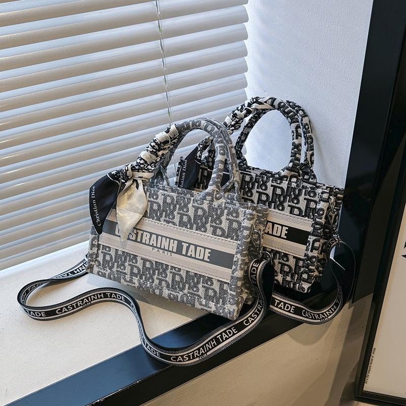 Premium Bag Women's New Portable Tote Bag Fashionable Versatile Commuter Shoulder Messenger Bag