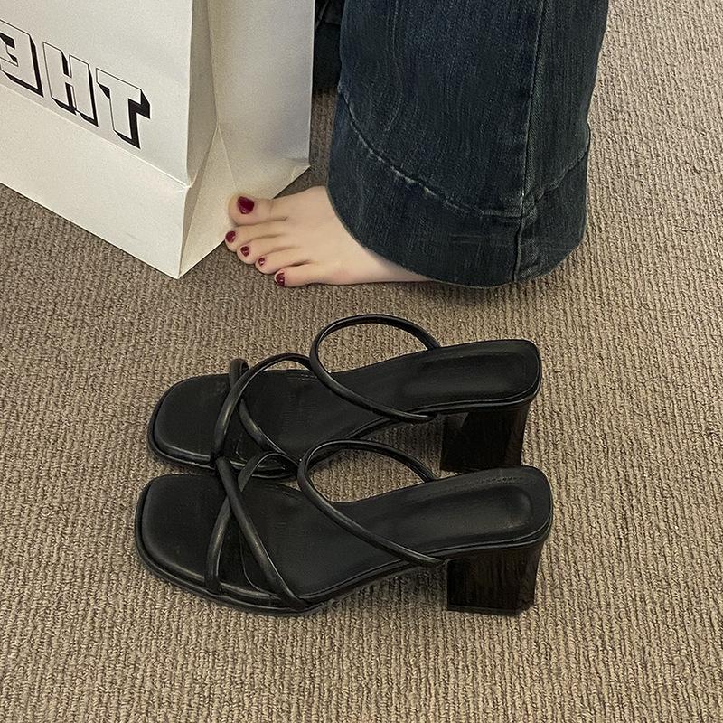 French niche thick heel cool slippers outside fairy shoes in the summer of 2025 new thin strap middle heel with skirt sandals