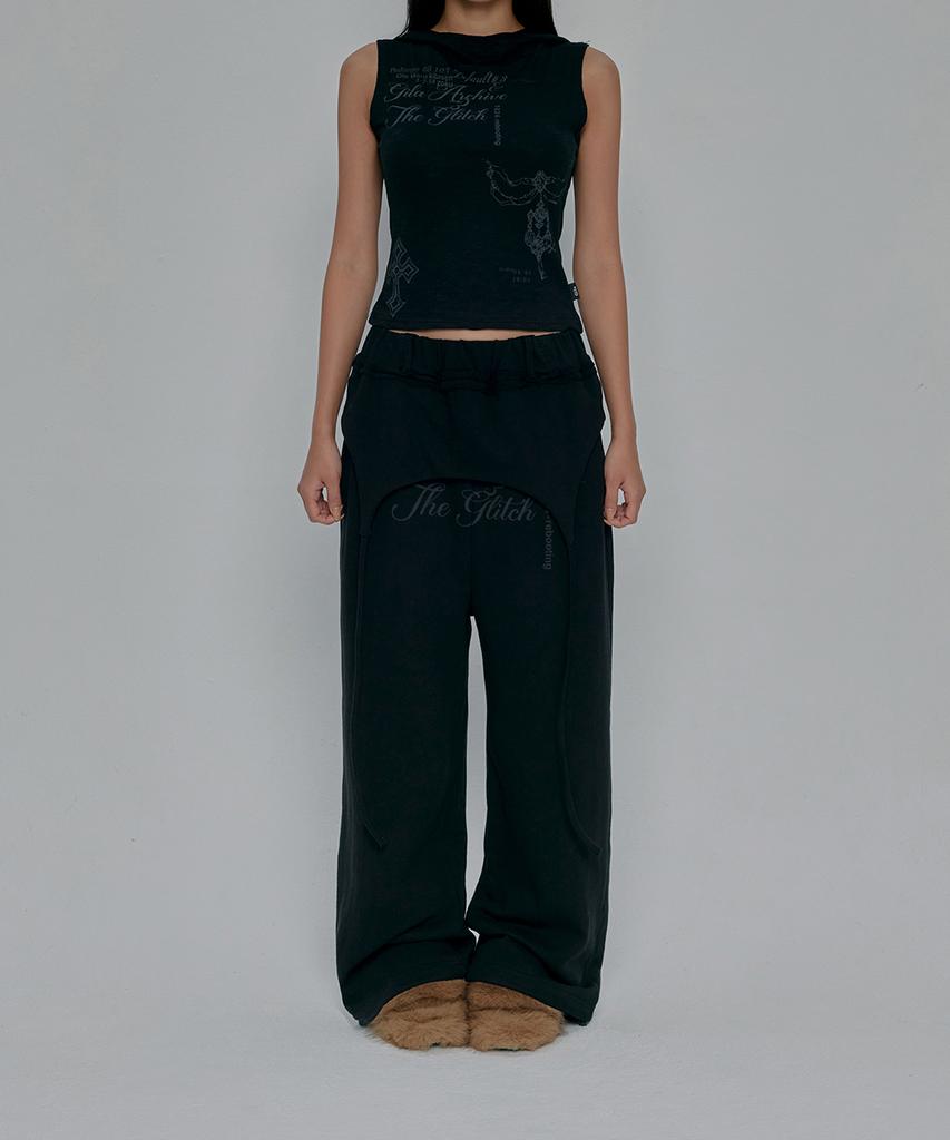 Gillaakaibeu Overlap Script Sweatpants_Black