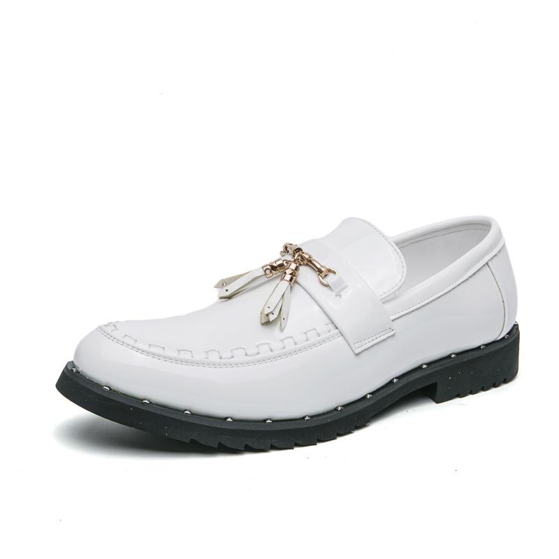 Large size glossy business foot leather shoes men's British fashion solid color fringed loafers Korean version of gold leather shoes