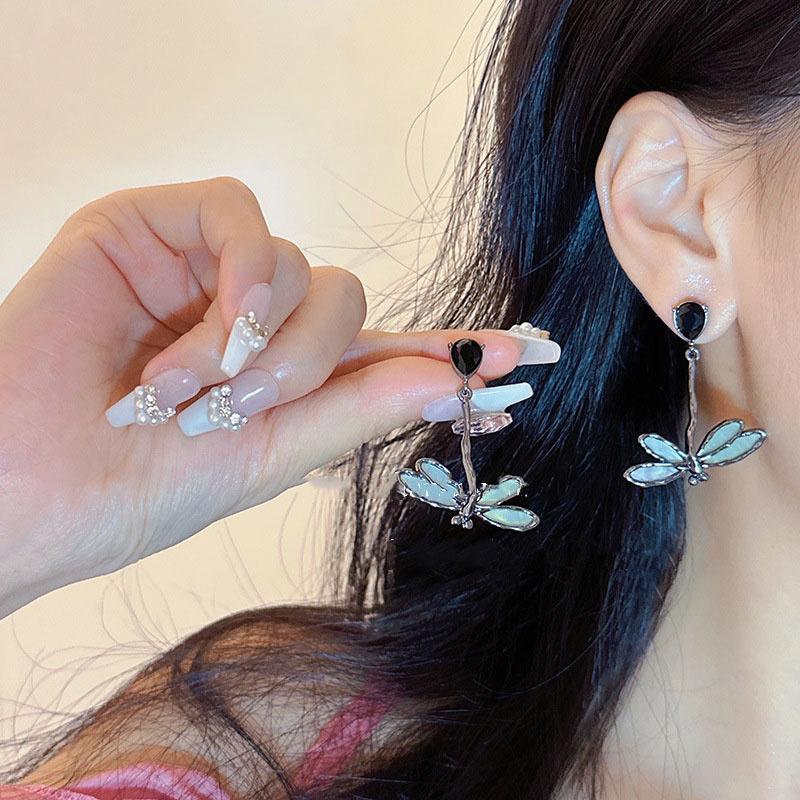 New Dragonfly Earrings for Women Retro Drip Oil Earrings Personalized Design High-End Feel Light Luxury Temperament Banquet
