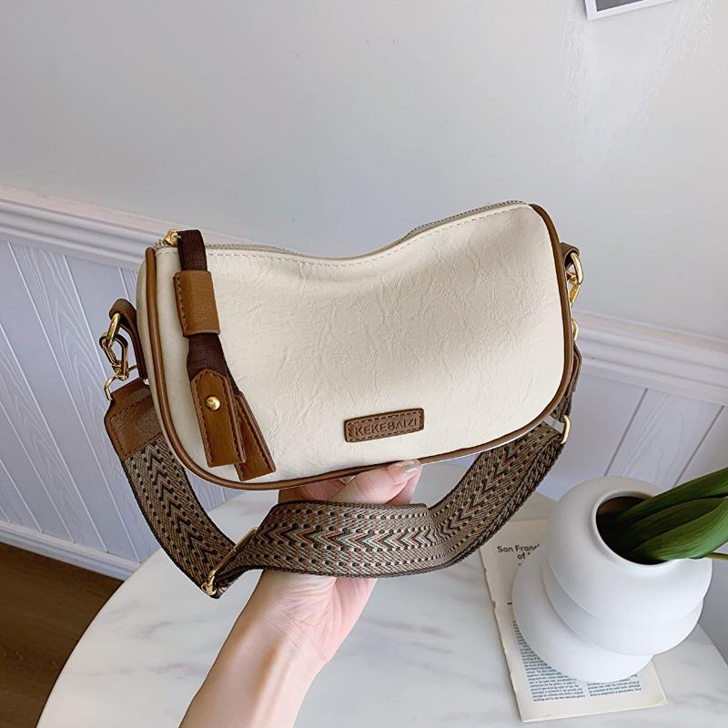 

Popular bag women s new niche design women s shoulder bag temperament versatile trendy messenger bag small bag fashion messenger