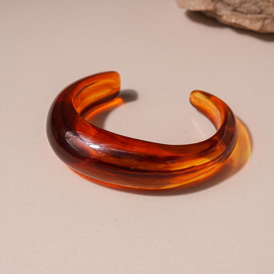 Coffee Resin Bracelets for Women Amber Blend Hyperbole Geometric Bangles Jewelry Vintage Fashion Pulseras 2026 Autumn Winter New