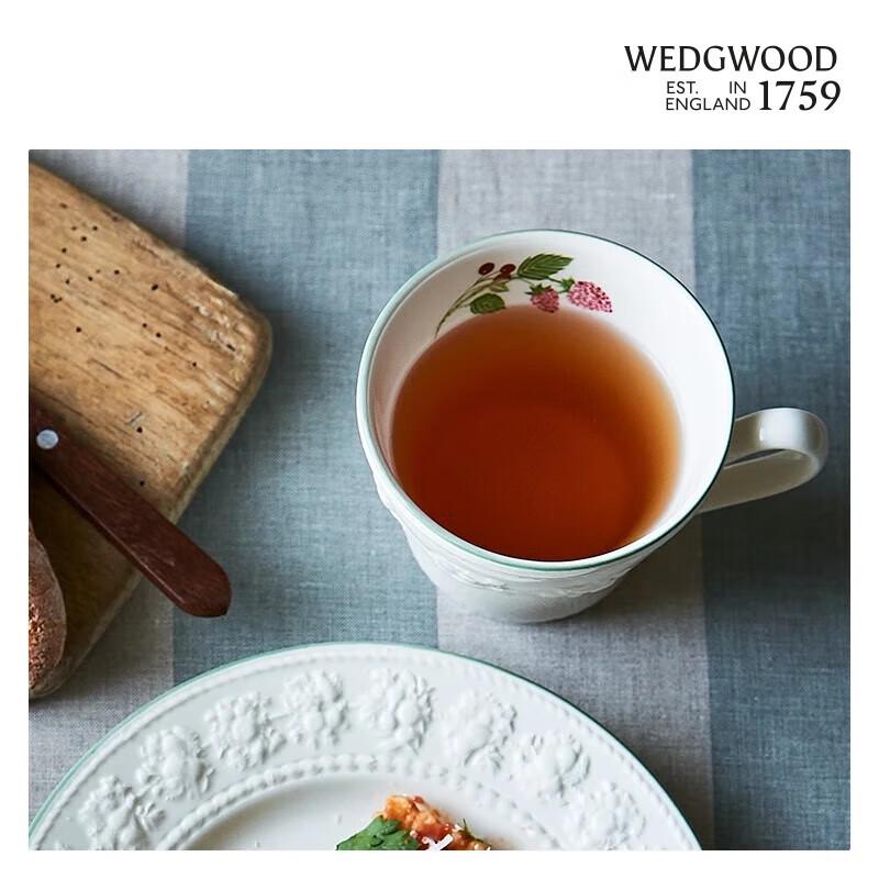 Wedgwood Joyful Holiday Ivory Mug