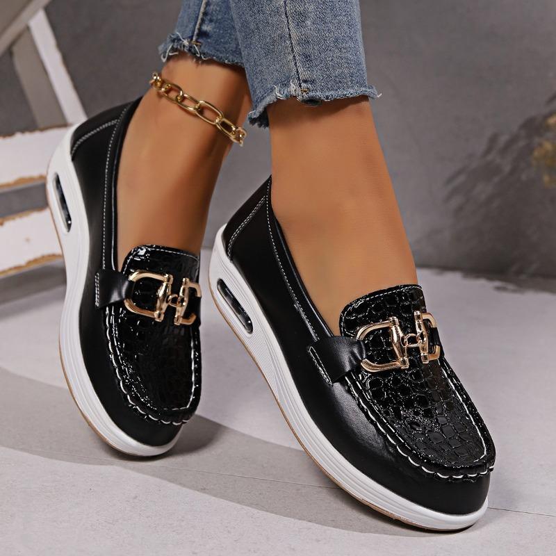 Women's New Leather Metal Casual Single Shoes Lightweight Breathable Large Size Women's Shoes