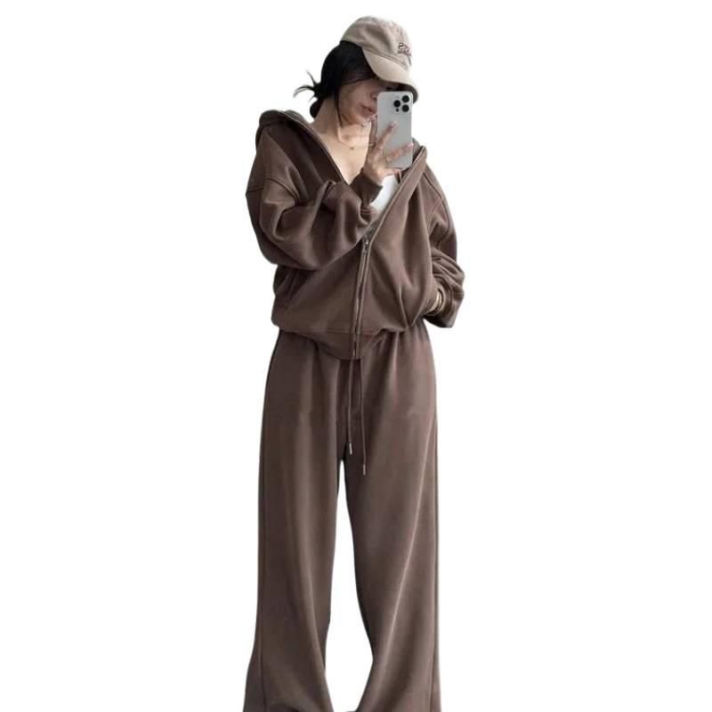 Jednoduchá jednobarevná ležérní sportovní souprava pro ženy na podzim a zimu, obsahující bundu s kapucí a široké kalhoty