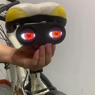 Demon Eyes Zadní světlo na kolo Programovatelné Vodotěsné IP65 Dobíjecí přes USB MTB Silniční Horské kolo Výstražné zadní světlo pro noční jízdu