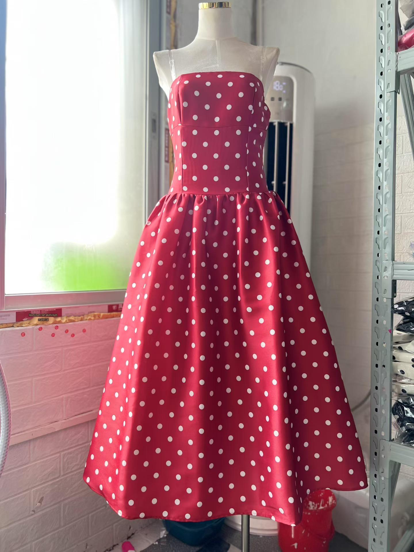 Women s Polka Dot Bandeau Dress - Retro French Hepburn Style, Waist-Cinching Fashion S красный