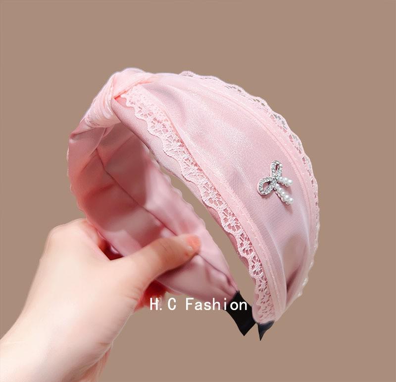 Luxury Autumn/Winter Hairband for Women - Elegant Wide-Brimmed Skull Top Clip for Hair & Face Wash.