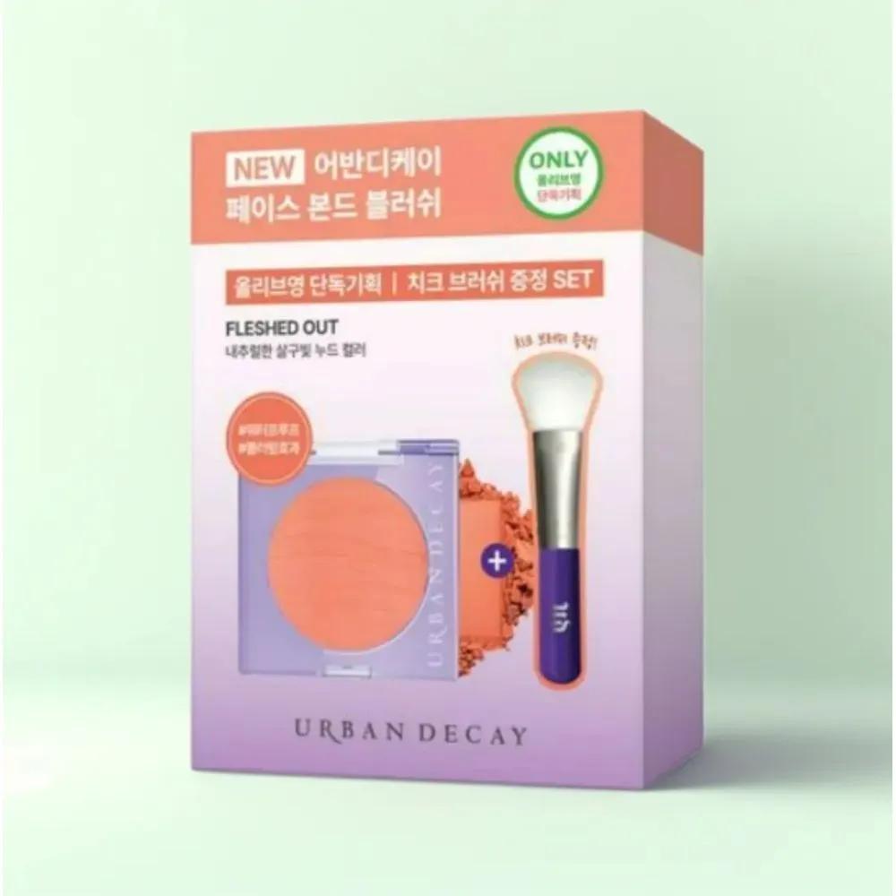 Urban Decay Face Bond Blush Placed Out (Nude) + Brush 1