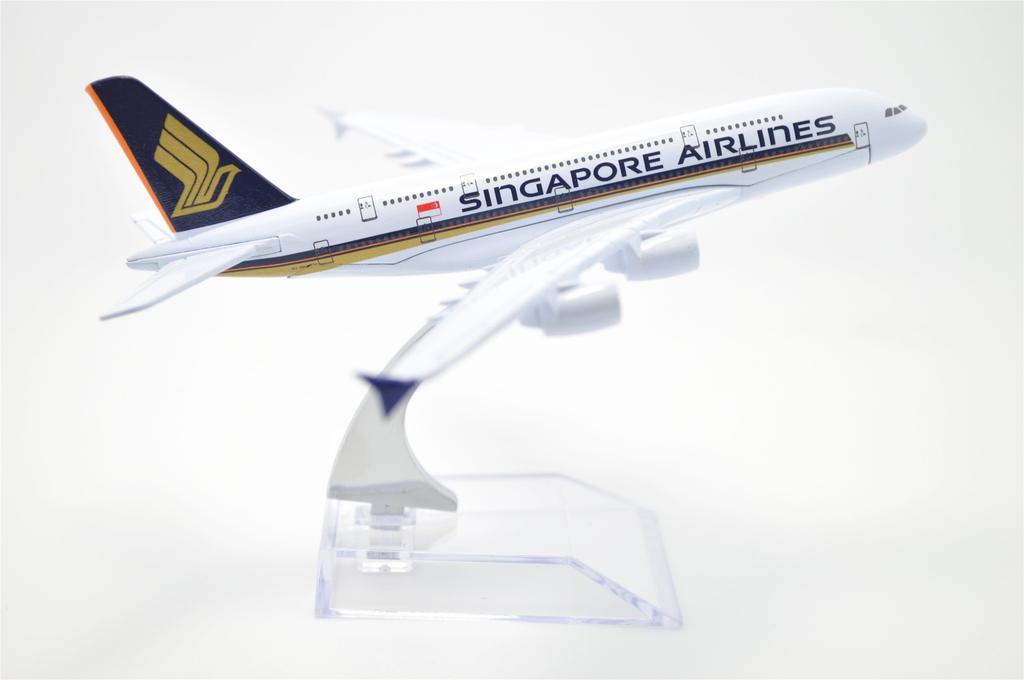 TANG DYNASTY 16cm Singapore Airlines Airbus A380 Alloy Airplane Model Toy 1/400