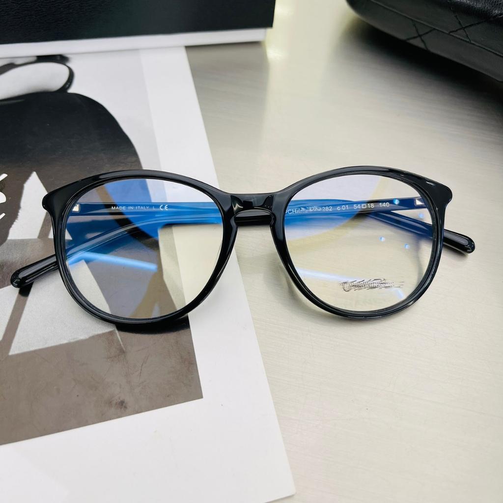 Xiaoxiang Beliebtheitskönig Brillenrahmen Kurzsichtigkeitsbrillenrahmen 3282 Blaulichtfilter Brille mit schlichtem schwarzem Rahmen Kann mit Stärken verglast werden