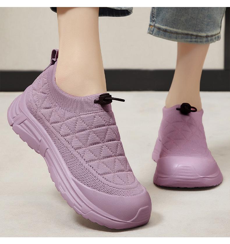 Women's Spring Soft Sole Slip-On Mom Shoes - Comfortable and Fashionable Old Beijing Style