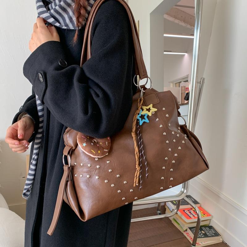 Retro Portable Locomotive Bag Women's 2025 New Trendy Fashion Niche Tote Bag High-end Large-capacity Armpit Bag