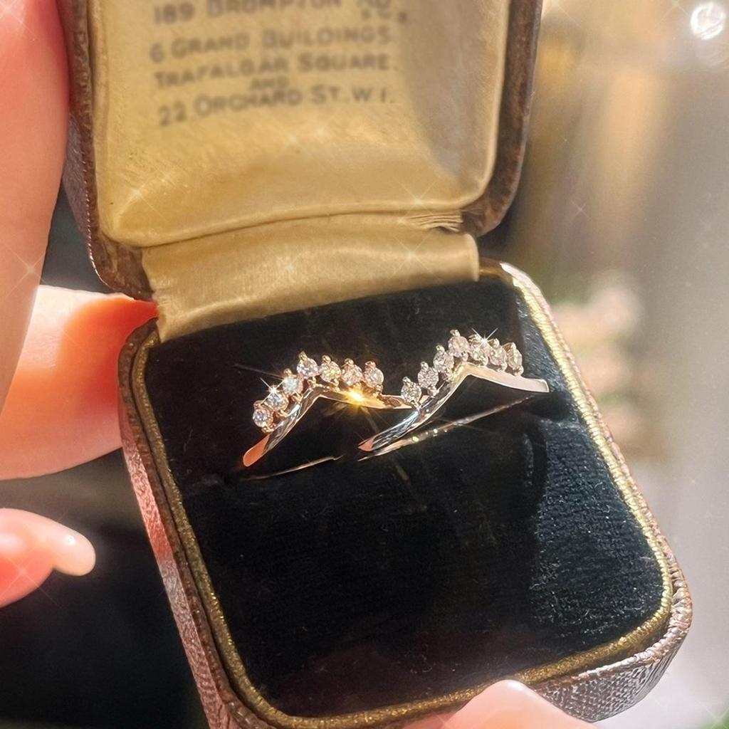 Red Elk Women's S925 Sterling Silver Crown Pinky Ring - Light Luxury, Versatile for Daily Commute Fashion