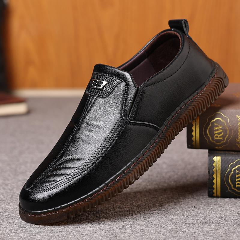 

Fashion New Men S Sailing Shoes Shiny Casual All-Match Small Leather Shoes JZ-1009 38 чорний
