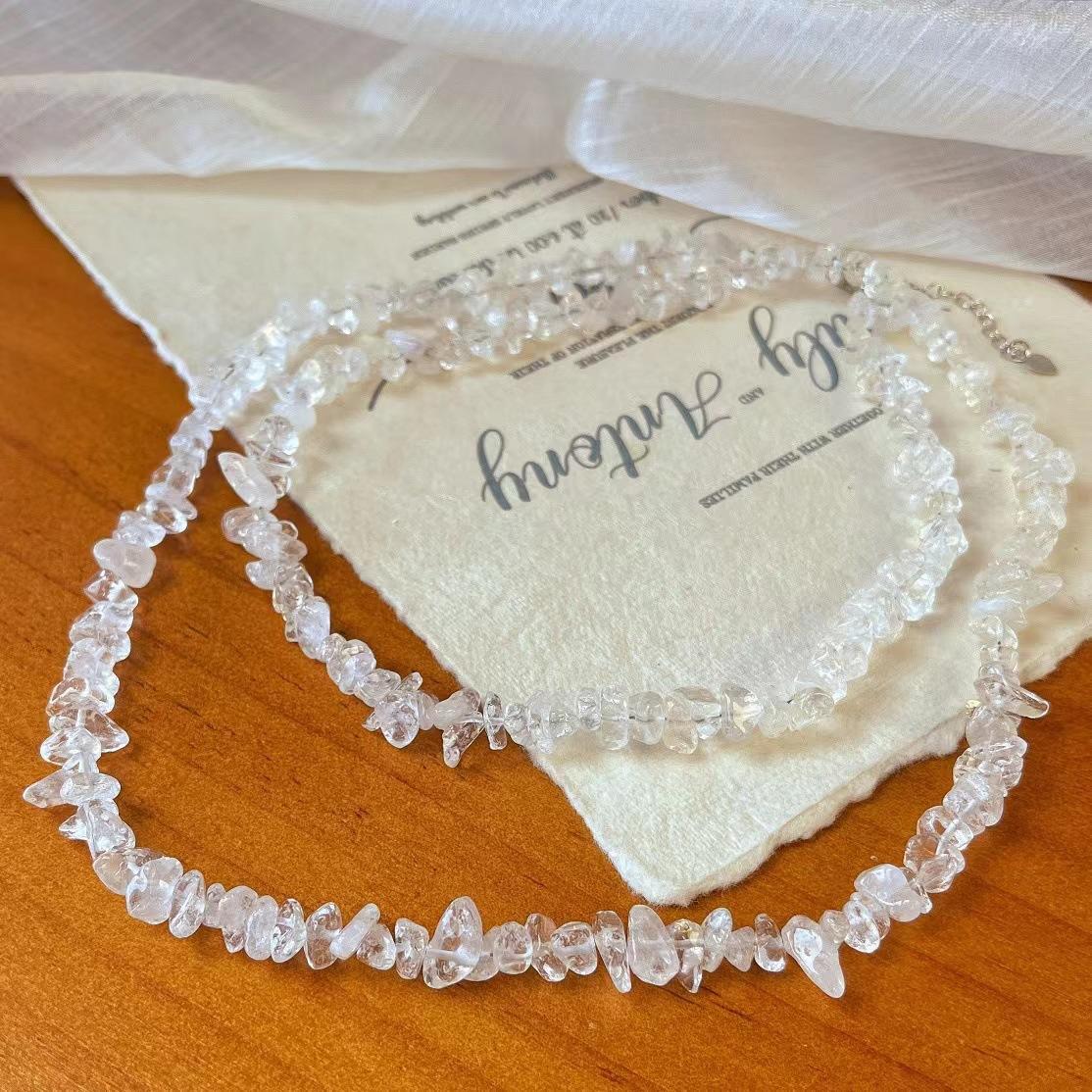 

Vintage Niche Design Versatile High-End Natural White Crystal Gravel Long Chain Sweater Chain Necklace