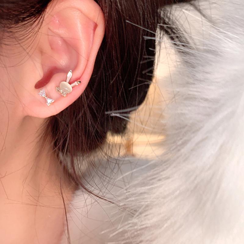 Asymmetrical Rabbit Stud Earrings Women's Light Luxury Niche Design Sense Rabbit Year Natal Year Zircon Bow Rabbit Earrings