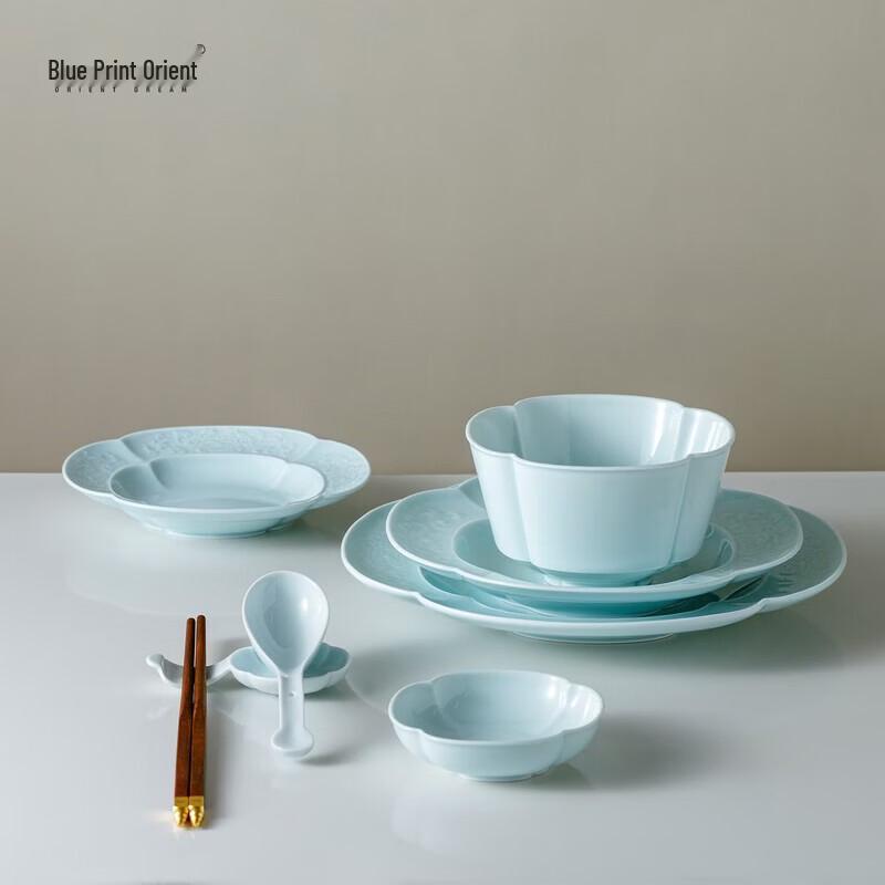 Jingdezhen Celadon Underglaze Carved Dinnerware Set
