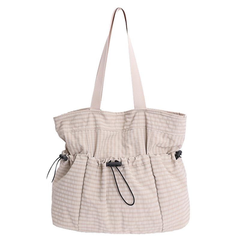 2025 retro casual high-end new fashion large-capacity commuting shoulder bag trendy plaid drawstring handbag