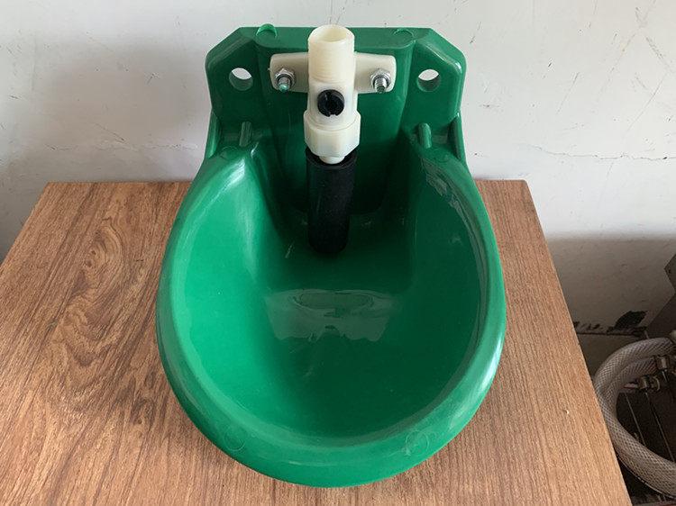 

Thickened Plastic Sheep Drinker Bowl with Copper Valve & Steel Plate - Automatic Water Outlet for Sheep Farming