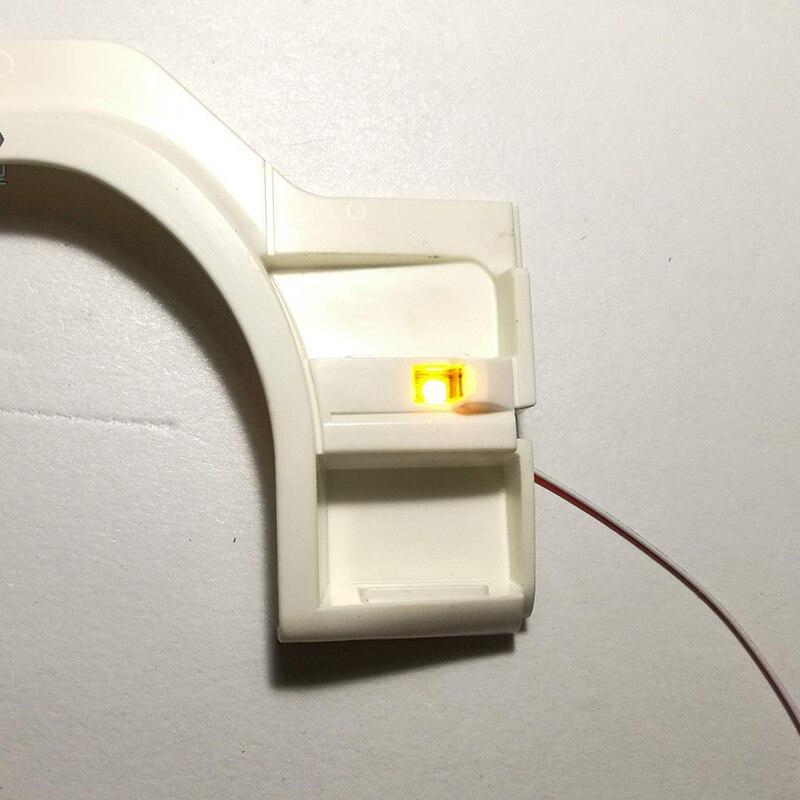 

1 пара світлодіодних ламп для вказівників повороту на бічних педалях для 1/14 вантажівки Tamiya RC 56323 Scania R620