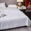 Bijiaman BGM-B2310 All-Season Jacquard Mulberry Silk Quilt
