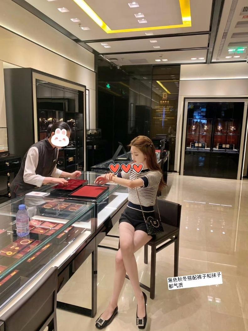 

Sheepskin version~ Classic temperament square buckle rhinestone commuting versatile single shoes women s autumn leather Mary Jane flats ladyshoes 40