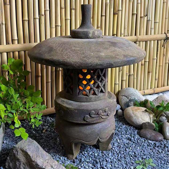 Antique Stone Carving Zen Garden Lantern for Outdoor and Hotel Courtyards