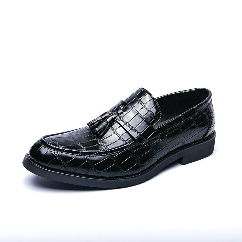 Fashion Red Brown Personalized Korean Style Crocodile Leather Casual Slip On Non-slip Men's Glossy Finish Tassel Loafer Leather Shoes