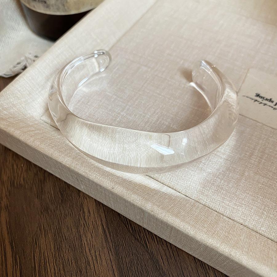 Gradient Geometric Resin Bracelet: Elegant, Versatile Fashion Jewelry for Women
