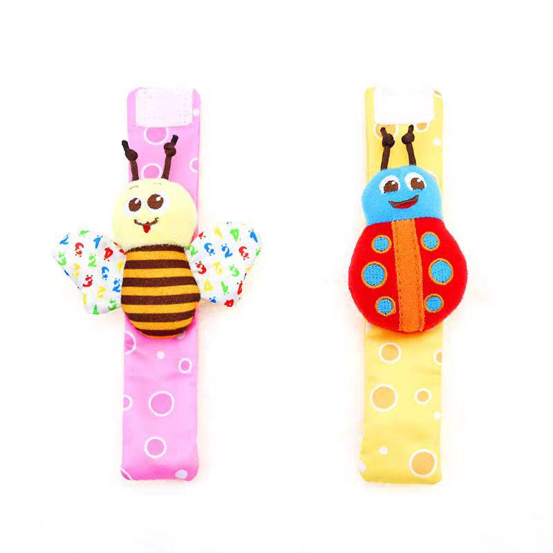 

Plush Rattle Wristband & Crinkle Socks for Newborns