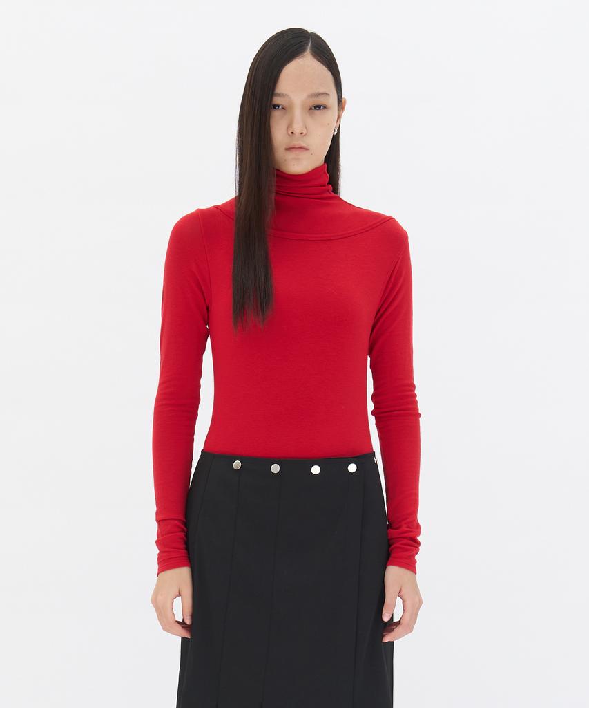 Yunse Layered Turtleneck Top (Red)