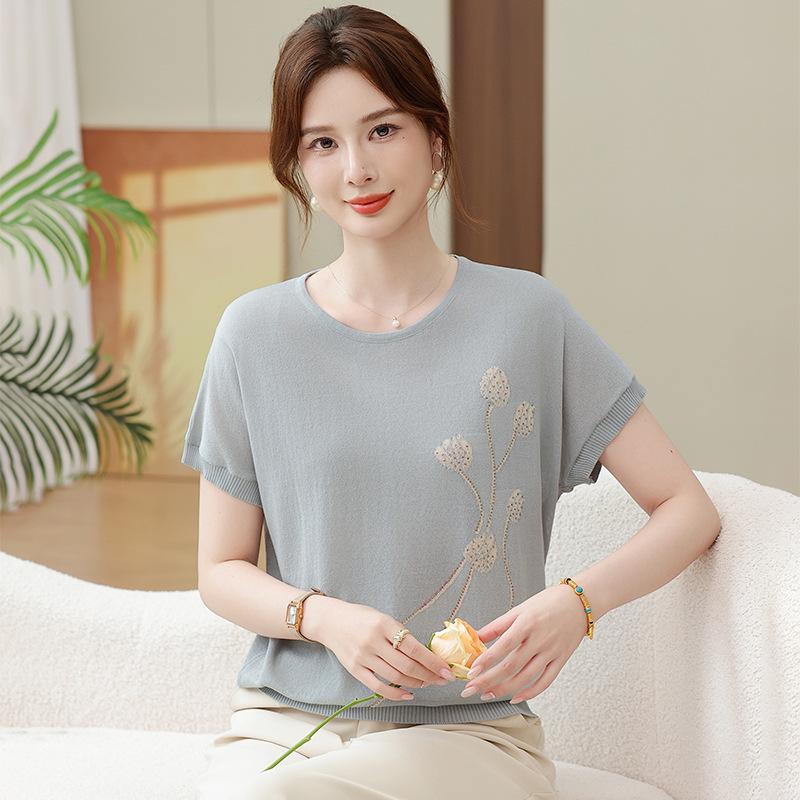 2026 Summer Fashion Knit Top: Age-Defying Short-Sleeve T-Shirt for Middle-Aged & Elderly Women